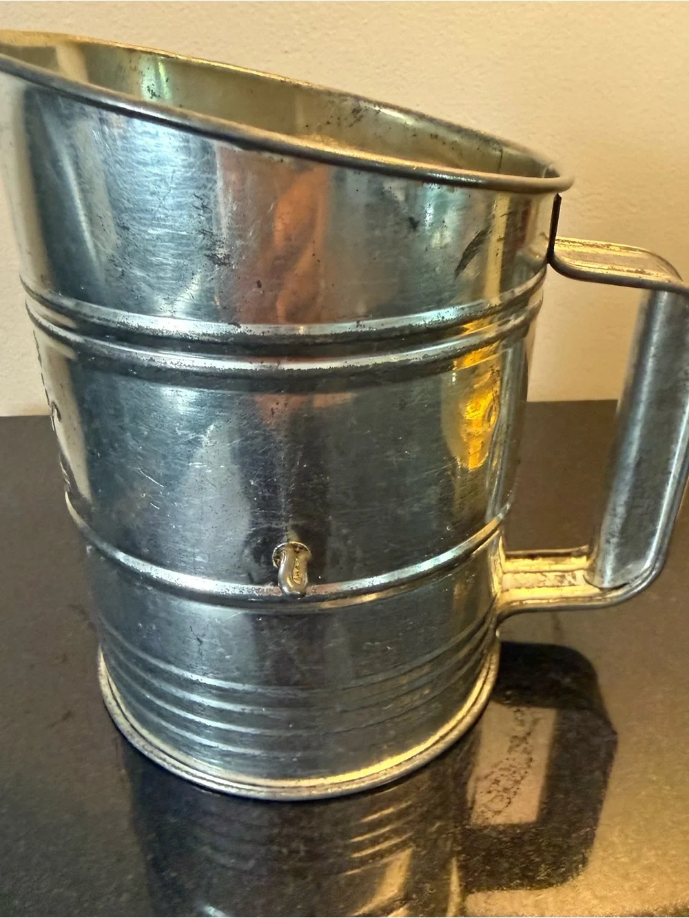 Bromwell's BEE Vintage Metal Sifter - Silver